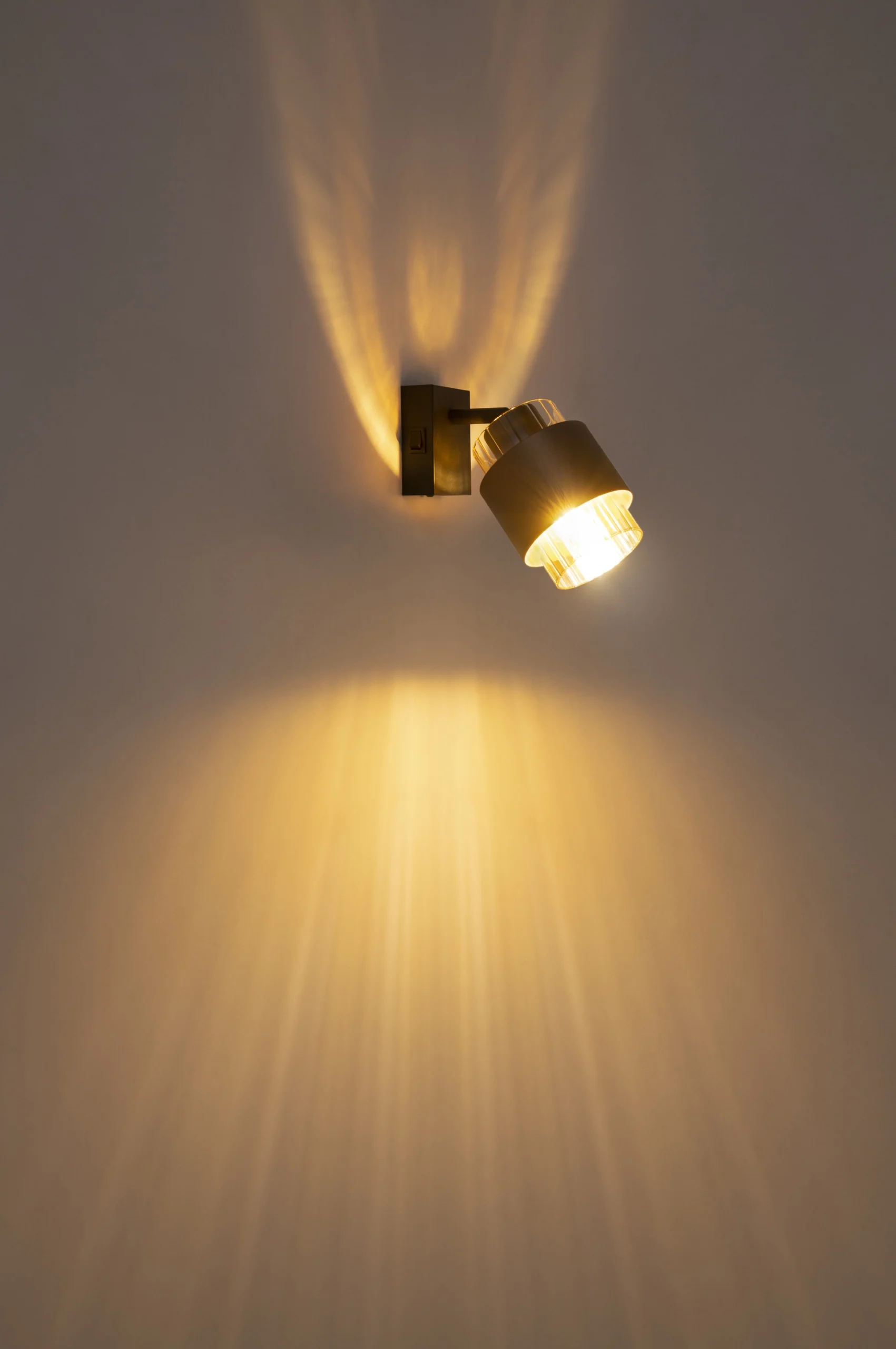 MILLEY – Reflektori – metal crni mat – staklo ćilibar – 15560-1C