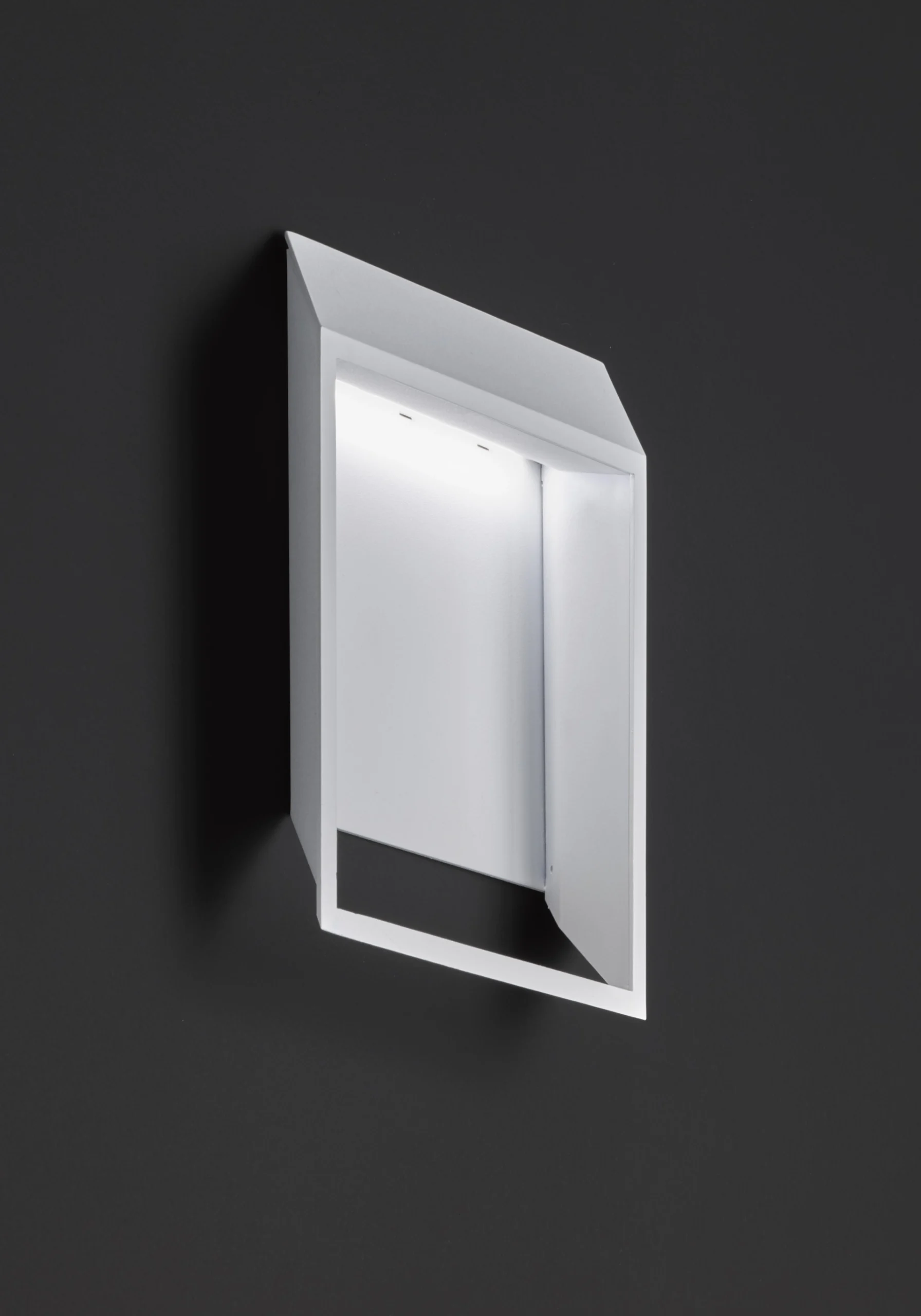 4416.01.06.8000_ax scaled